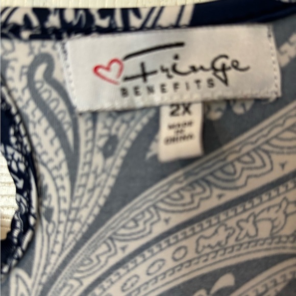 NWOT Fringe Benefits Soft Knit Navy & White With Paisley Design & Bell Sleeves - Picture 5 of 5